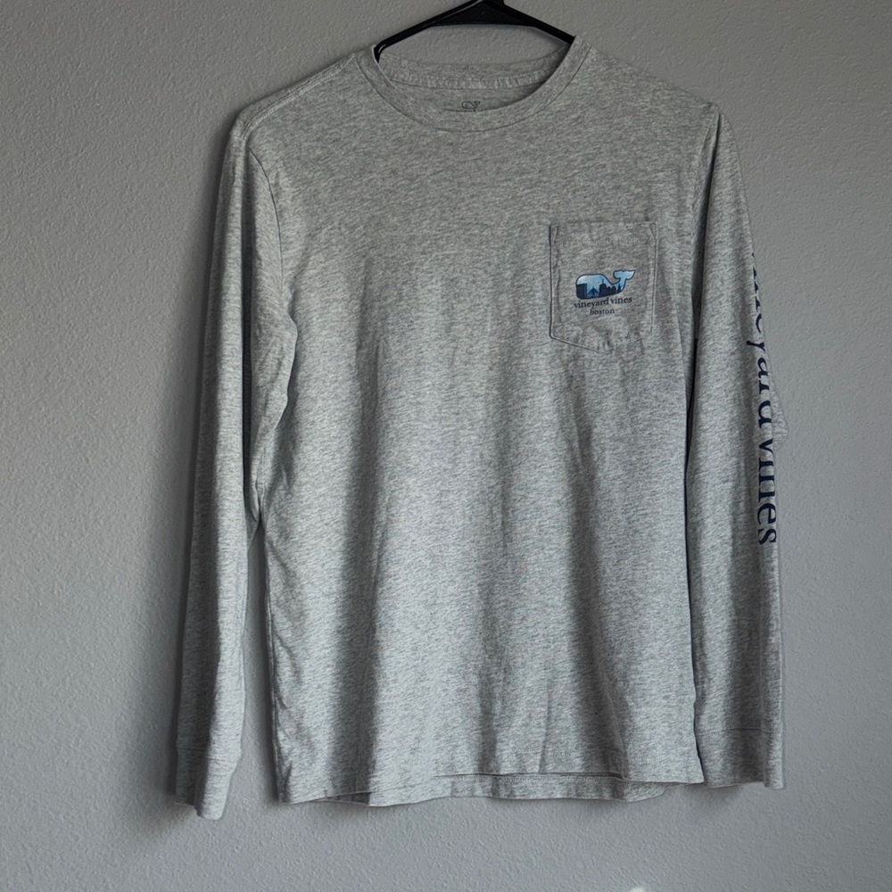 Boy’s Vineyard Vines Boston Heather Gray Long Sleeve Tee Size Large (16)